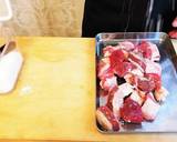 梨で柔らか！牛肉の柔らか煮込み。作り方1写真