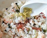 わさびが爽やかに香る、塩辛とわかめの炒飯作り方3写真