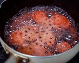無着色できれいな色「れんこんのイチゴ煮」作り方3写真
