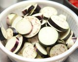 チキンとナスのトマト煮込み作り方1写真