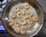 カレー粉で！夏野菜とエビのパエリア作り方3写真