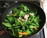 豚肉と人参ツルムラサキの炒め物作り方4写真