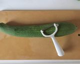 夏疲れ解消！へちまと豚肉の味噌炒め作り方1写真