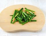 ニラと新じゃがのぽん酢炒め作り方1写真