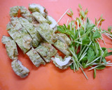 簡単！豆苗と磯辺揚げのお味噌汁作り方1写真