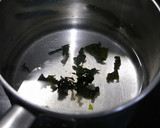 簡単！豆苗と磯辺揚げのお味噌汁作り方2写真