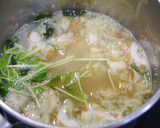 簡単！豆苗と磯辺揚げのお味噌汁作り方3写真