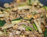 豚肉とごぼうのピーナッツスタミナ炒め作り方3写真