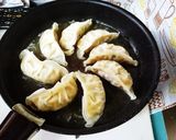 ☆パリパリｯ☆簡単羽根つき餃子☆作り方6写真