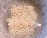 麻婆もやしをのせたレンチン ラーメン作り方1写真