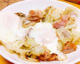 キャンプ朝飯☆キャベ玉ベーコンチーズ作り方4写真