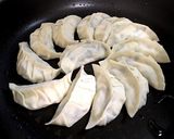 【 柔らかヘルシー☆お豆腐餃子♪】作り方5写真