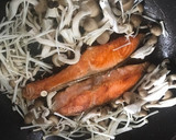 鮭ときのこのバターぽん酢☆作り方3写真