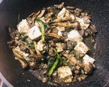 きのことニラの黒胡麻麻婆作り方4写真