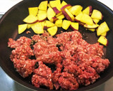 さつまいもと挽肉の甘辛炒め作り方4写真