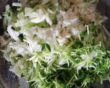 おから、豆苗入りお好み焼き作り方1写真