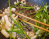 花にらとエビイカミックスの中華炒め作り方5写真