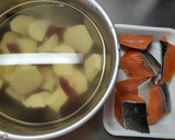 さつまいもと鮭のマヨ照り焼き作り方1写真