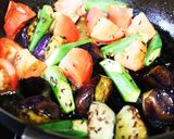 鶏むね肉と茄子・オクラのトマト炒め作り方7写真
