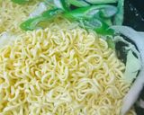 ラ王アレンジ●長ネギ／キャベツ／コーン作り方1写真
