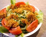再現！ザクザク食感のチキンラーメンサラダ作り方3写真