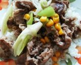 ずぼら飯。ネギ牛肉コーンの塩胡椒炒め作り方1写真