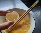 卵の殻ではかるおいしい♪だし巻き卵作り方3写真