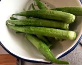 蓮根とオクラ ベーコンのニンニク炒め作り方2写真