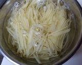 牛肉とスライサーじゃがいものカレー炒め作り方1写真