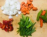 ニラとシーフードミックスのナンプラー炒飯作り方1写真