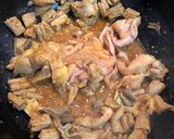 豚ホルモンと鶏皮のスタミナ炒め作り方2写真
