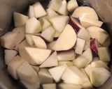 サツマイモとりんごの煮物作り方1写真