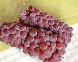 手を汚さずにデラウェアを食べる方法♪作り方1写真