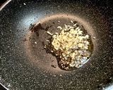 豚バラ肉とモロヘイヤのスタミナ炒め作り方2写真