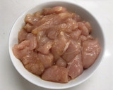 なすと鶏ささみの梅ポン酢炒め作り方1写真