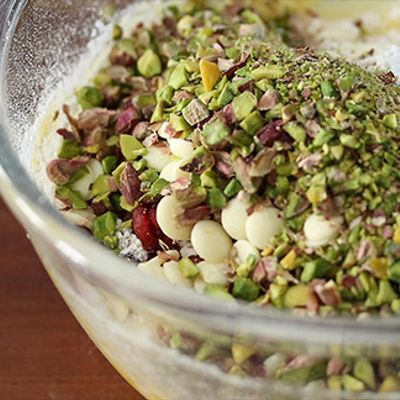 ピスタチオ、ホワイトチョコブロンディー by Pook-dailydelicious