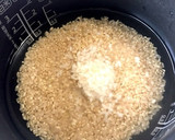 塩麹でえのきと茗荷の炊き込みご飯作り方2写真