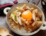 ☆とろ～り卵のお月見スタミナ丼☆作り方4写真