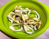 ♪蒸しピーナッツもやし♪作り方1写真