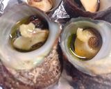 オリーブオイルとにんにくで！サザエ壷焼き作り方2写真