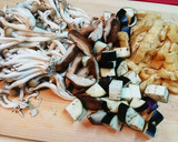 出汁が効いた✨チキンときのこの醤油炒め作り方1写真