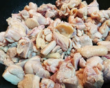 出汁が効いた✨チキンときのこの醤油炒め作り方3写真