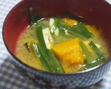かぼちゃとニラのお味噌汁♪作り方6写真