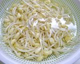 簡単！謎肉ともやしのピリ辛八丁味噌炒め作り方1写真