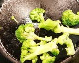 さば燻製缶トマトパスタ作り方2写真