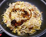 簡単！謎肉ともやしのピリ辛八丁味噌炒め作り方6写真