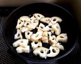 【 レンコンとしめじの鶏ガラ炒め♪】作り方2写真