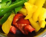 鶏肉とパプリカ＆ピーマンのXO醤バター炒作り方1写真