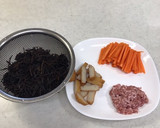 ひき肉とさつま揚げ入りひじきの煮物作り方1写真