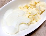 じゃがいもと玉ねぎの味噌汁作り方1写真